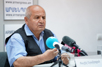Conferencia de prensa de Pashik Alaverdyan, entrenador del 
equipo armenio de halterofilia