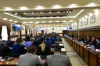 Yerevan Belediye Meclisi oturumu