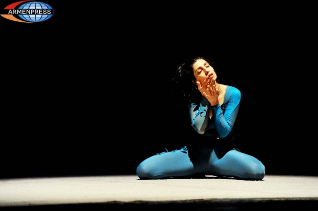 "Man an unknown time" performance