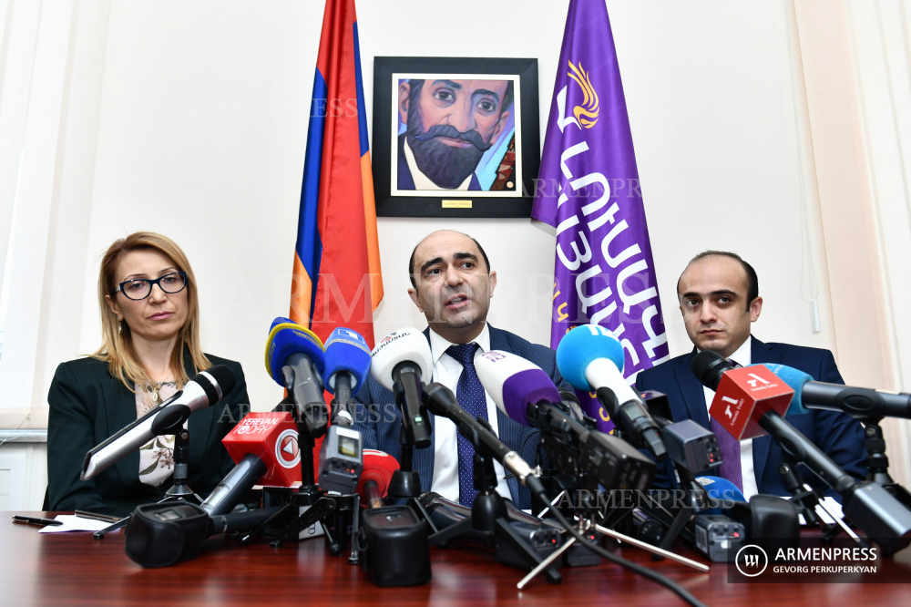 Մանե Թանդիլյան, Էդմոն Մարուքյան, Տարոն Սիմոնյան
