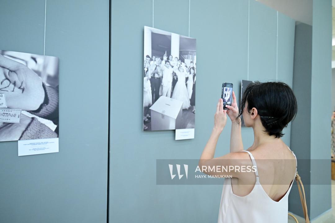 Galerie de photos et présentation du site web avec de nouveaux outils. Inauguration de l'exposition "Armenpress"