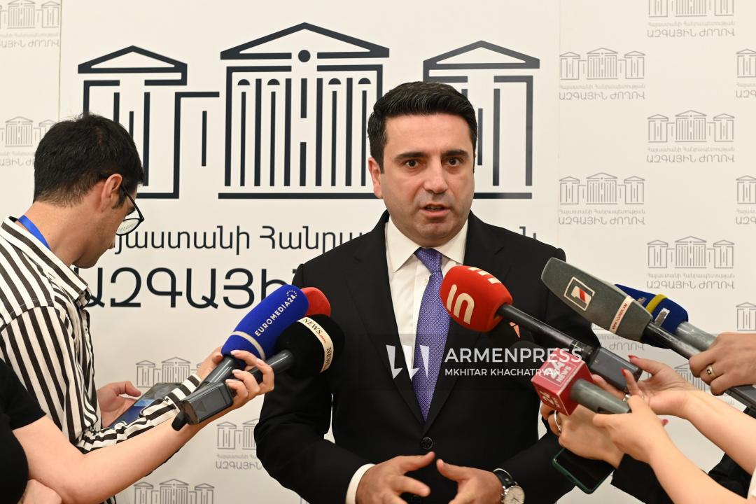 Ալեն Սիմոնյանի ճեպազրույցը