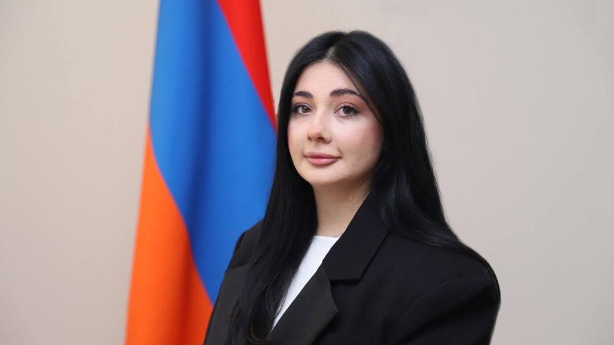 BDSM klizma videolari endi telefoningizda onlayn mavjud.