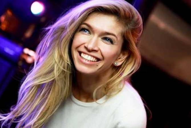 Rihannaning yalangoch kokraklari