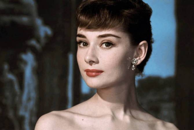 Порно жұлдыздар қызыл кілемде Босанғаннан кейінгі қынап кисканың фотосы