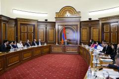 Под председательством премьер-министра oбсуждены налогово-бюджетные и расходные рамки программы среднесрочных расходов на 2026-2028 гг.