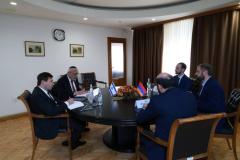 სომხეთის ეკონომიკის მინისტრმა ისრაელის ელჩთან ეკონომიკური თანამშრომლობის პერსპექტივები განიხილა