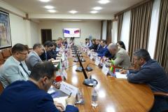 Armenian economy minister discusses trade and exports with EU ambassadors