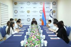 ՀՀ ՄԻՊ ներկայացուցիչն ու աշակերտները քննարկել են երեխաների իրավունքների պաշտպանությանը վերաբերող տարբեր հարցեր
