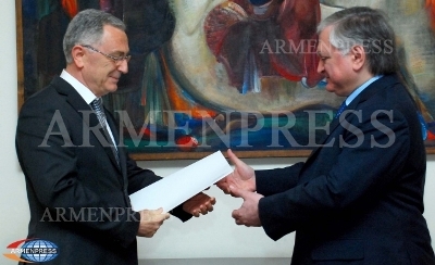 Albanian ambassador gave the copies of his credentials to Edward Nalbandian 