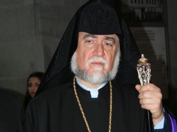 Aram I Catholicos suggests giving real support to Syrian Armenians instead of emotional declarations