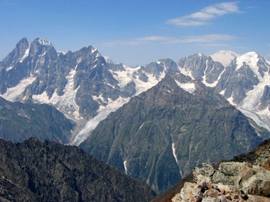 The Armenian mountaineer “taken prisoner” in the Georgian Ushba Mountain still has food supply 