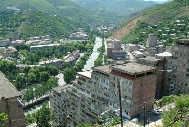 Իրանի երկրաշարժից Հայաստանում պատեր են ճաքել, բայց շենքերի հիմքերը չեն խարխլվել