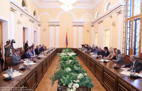ՀՀ ԱԺ նախագահն ընդունել է Իրաքի փոխվարչապետին 