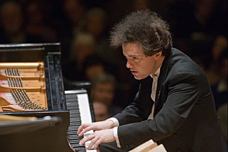 World most famous pianist Evgeny  Kissin to have a  concert  in Yerevan