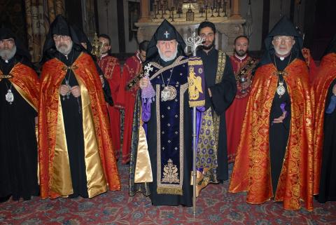 Requiem service for the victims of October 27, 1999 and Gurgen Margaryan in Etchmiadzin Cathedral