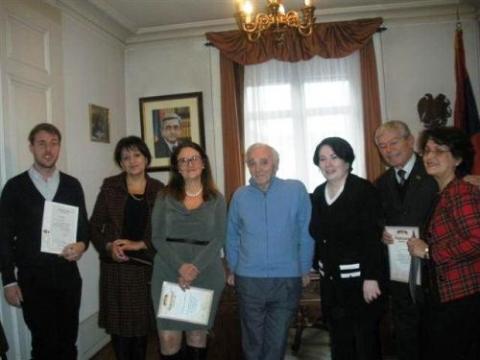 Charles Aznavour presented diplomas to Swiss-Armenians