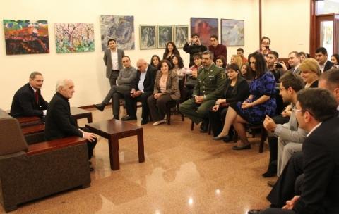 Aznavour met with Armenians living in Beijing