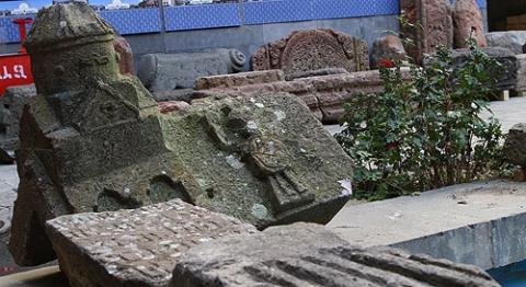 State and church jointly see for needs of shrines reconstruction