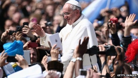 Pope Francis delivers Easter plea for peace