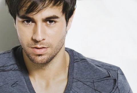 Enrique Iglesias to be special guest in Tashir 2013