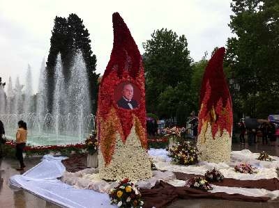 Rain spoiled holiday of flowers devoted to birthday of Heydar Aliyev
