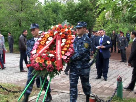 Police employees commemorated their deceased fellow comrades