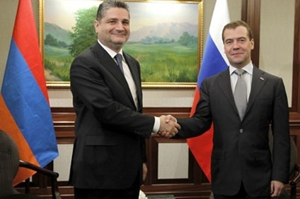 Dmitry Medvedev congratulated Tigran Sargsyan on Victory Day