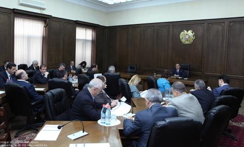 Hovik Abrahamyan initiated discussion on gas tariff issue