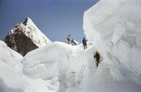 Saudi woman makes history by reaching Everest summit