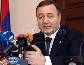 Губернатор Армавирской области пообещал новые решения в связи с содействием пострадавшим от града сельчанам