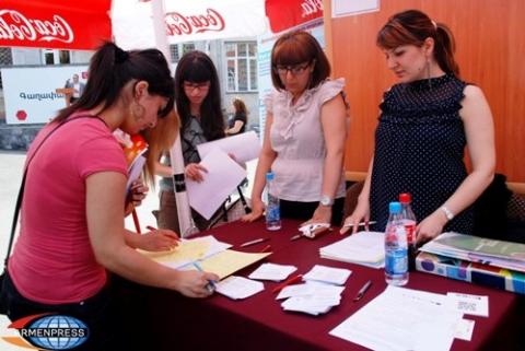 Հիսուն գործատուներ աշխատանքով կապահովեն տնտեսագիտական համալսարանի շրջանավարտներին