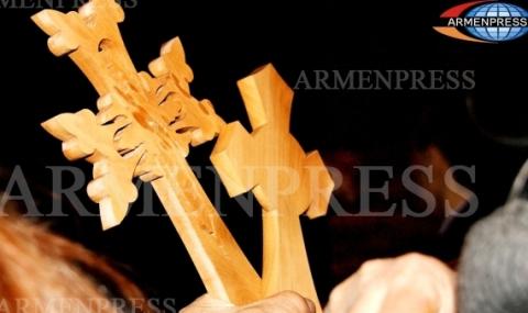 Բանակի հոգևոր սպասավորներն այցելել են Լյուքս Ստեփանյանի հարազատներին, մկրտել հիվանդանոցում պառկած զինվորին