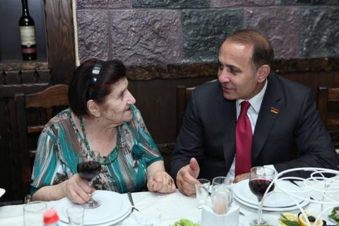 Hovik Abrahamyan kept his word and participated in 90th anniversary of Rosalia Abgaryan