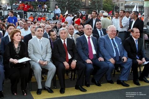 Armenia's PM attends event dedicated to declaring Gyumri CIS Cultural Capital