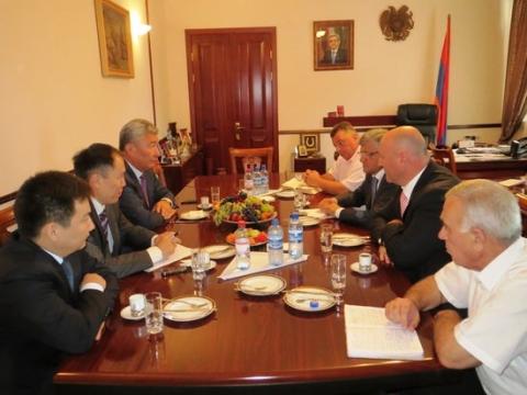 Губернатор Тавуша принял чрезвычайного и полномочного посла Казахстана в Армении