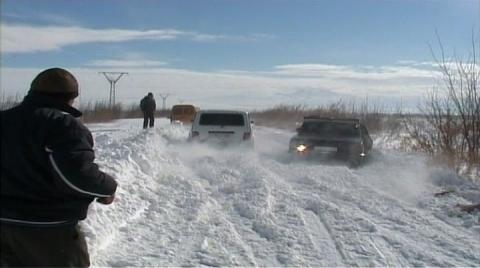 Շիրակամուտ-Կաթնաջուր ավտոճանապարհին մոտ 20 ավտոմեքենա արգելափակվել է ձնակույտի մեջ