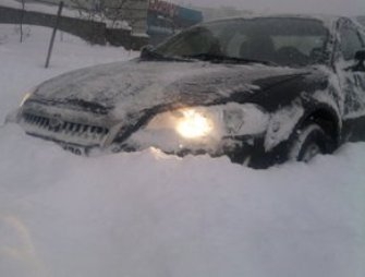 На автодороге Сараландж-Апаран в снежном плену оказались машины  