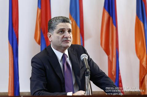 Prime Minister ties direct investment growth with economy-class apartment building