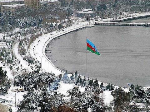Из-за холодов в Баку погибли два человека