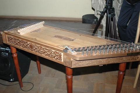 First Armenian bass qanun in world does not leave audience indifferent