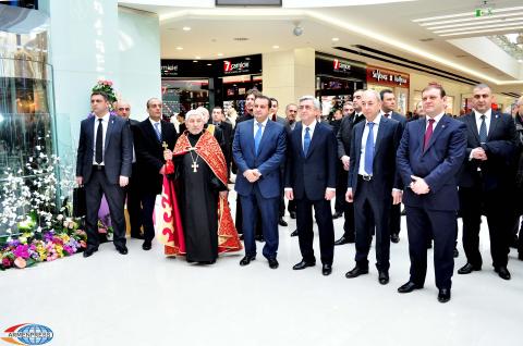 Armenia's President visits Yerevan Mall