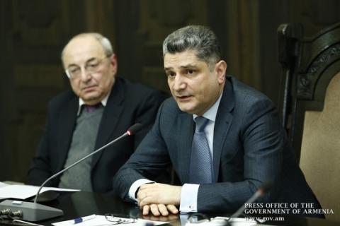 Prime Minister discusses issues with members of Public Council