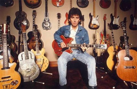 George Harrison’s guitar to take out on auction