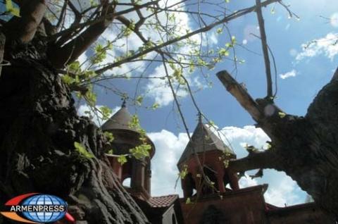 Armenian Churchmen transfer 100.000 U.S. dollars in support to Kessab-Armenians