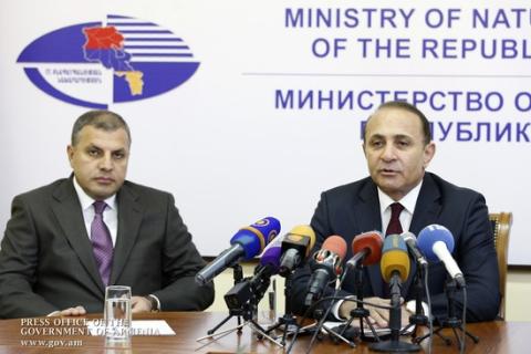 Armenia's PM introduces newly appointed Minister of Nature Protection to ministry's staff