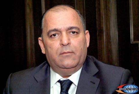 Вице-премьер Армении представил новоназначенного губернатора Араратской области
