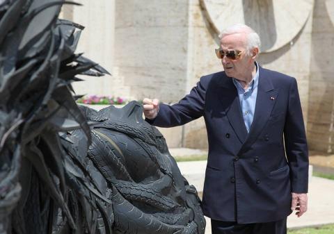 Charles Aznavour pays unexpected visit to Cafesjian Center for Arts