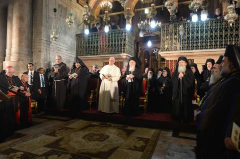 Папа Римский Франциск и Вселенский патриарх Варфоломей помолились вместе в храме Гроба Господня