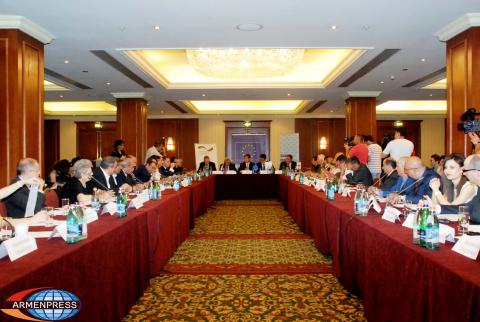 Parties attach importance not so much to selection of governance model than balancing issue of authority
